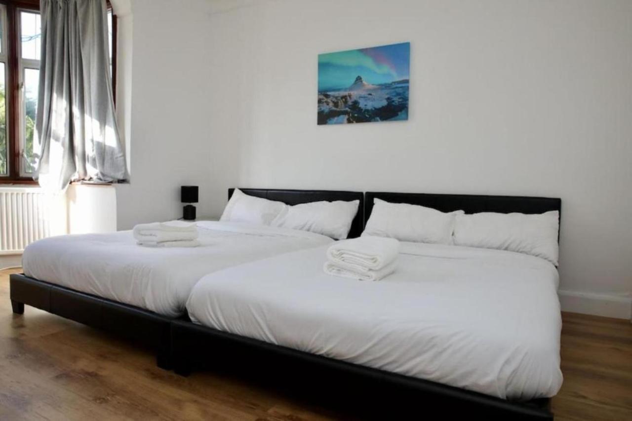 לונדון Oyo Timi Holiday Homes מראה חיצוני תמונה