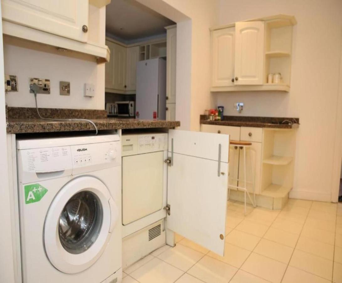 לונדון Oyo Timi Holiday Homes מראה חיצוני תמונה