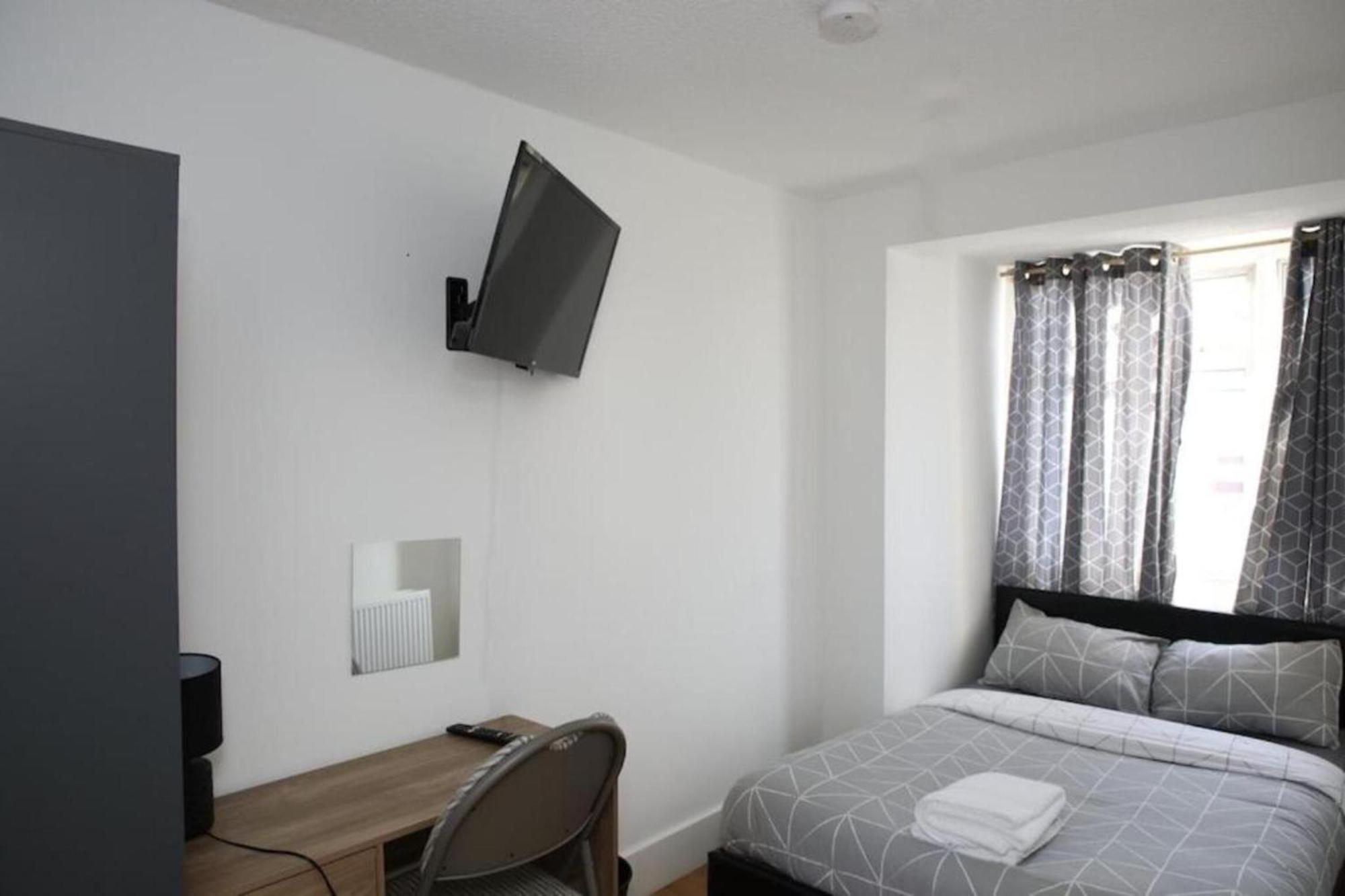 לונדון Oyo Timi Holiday Homes מראה חיצוני תמונה