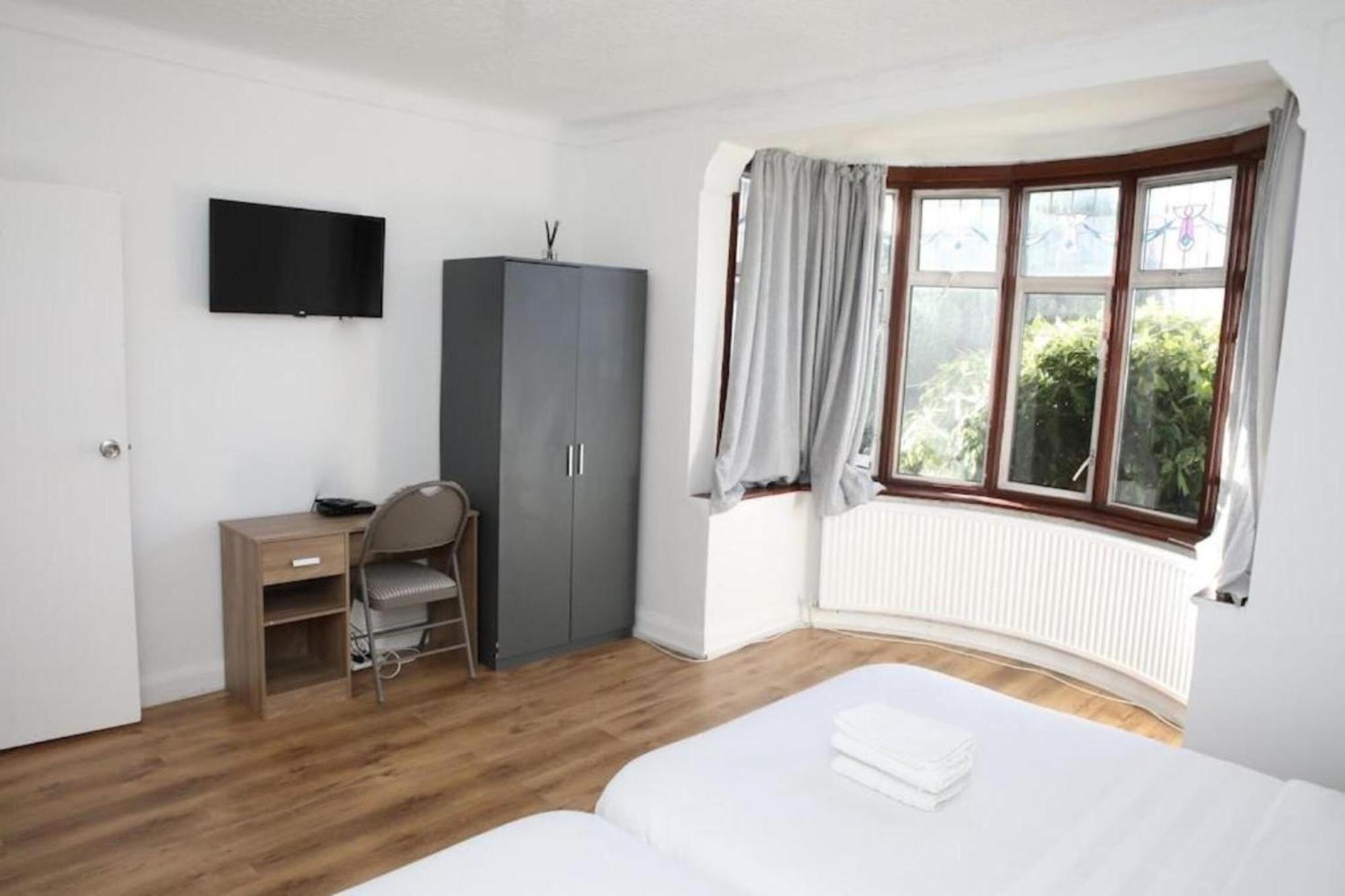 לונדון Oyo Timi Holiday Homes מראה חיצוני תמונה