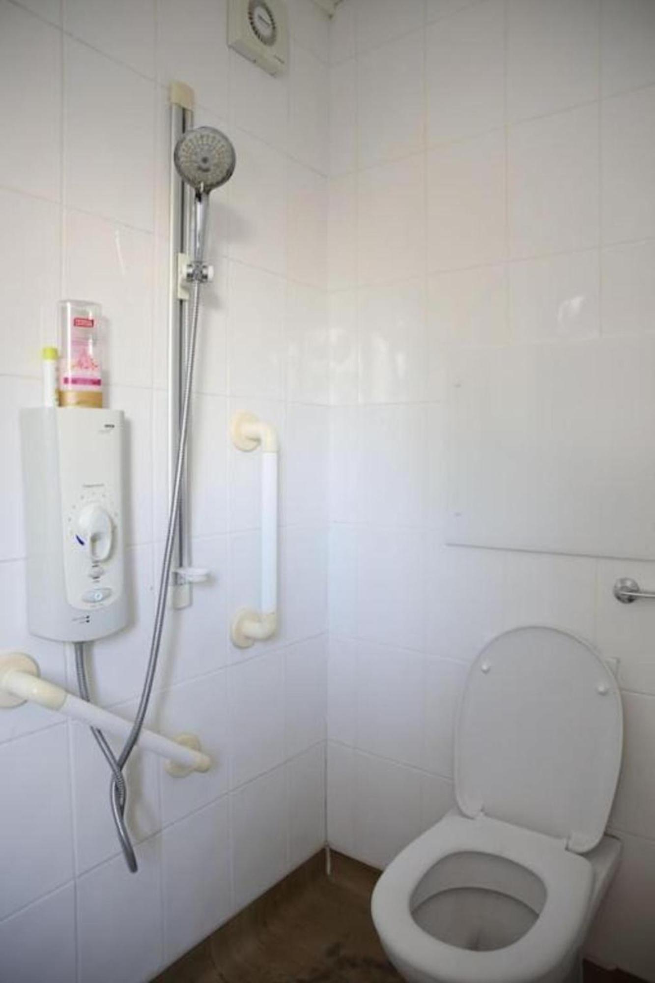 לונדון Oyo Timi Holiday Homes מראה חיצוני תמונה