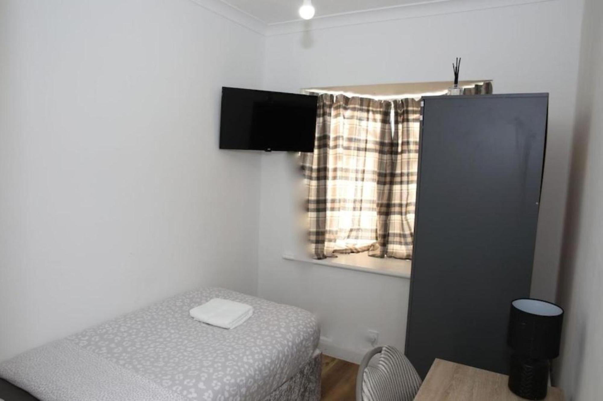 לונדון Oyo Timi Holiday Homes מראה חיצוני תמונה