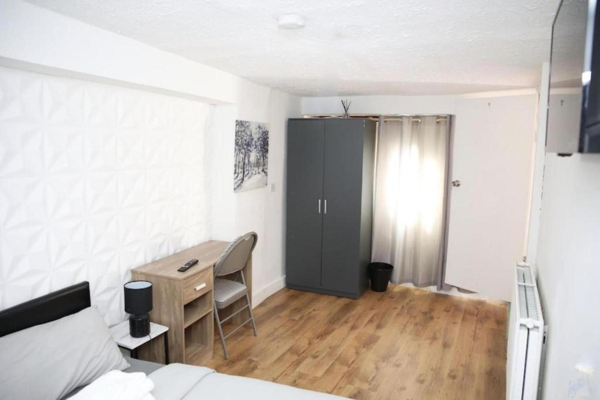 לונדון Oyo Timi Holiday Homes מראה חיצוני תמונה