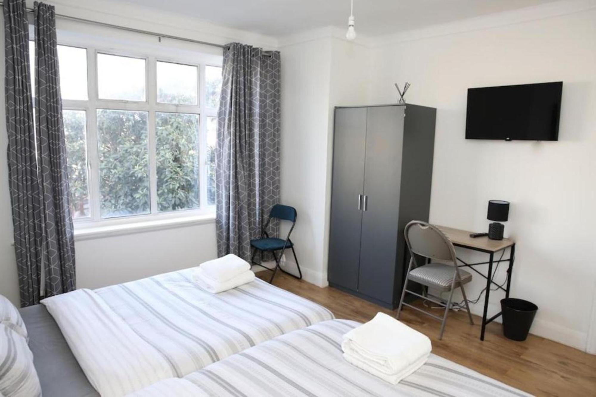 לונדון Oyo Timi Holiday Homes מראה חיצוני תמונה